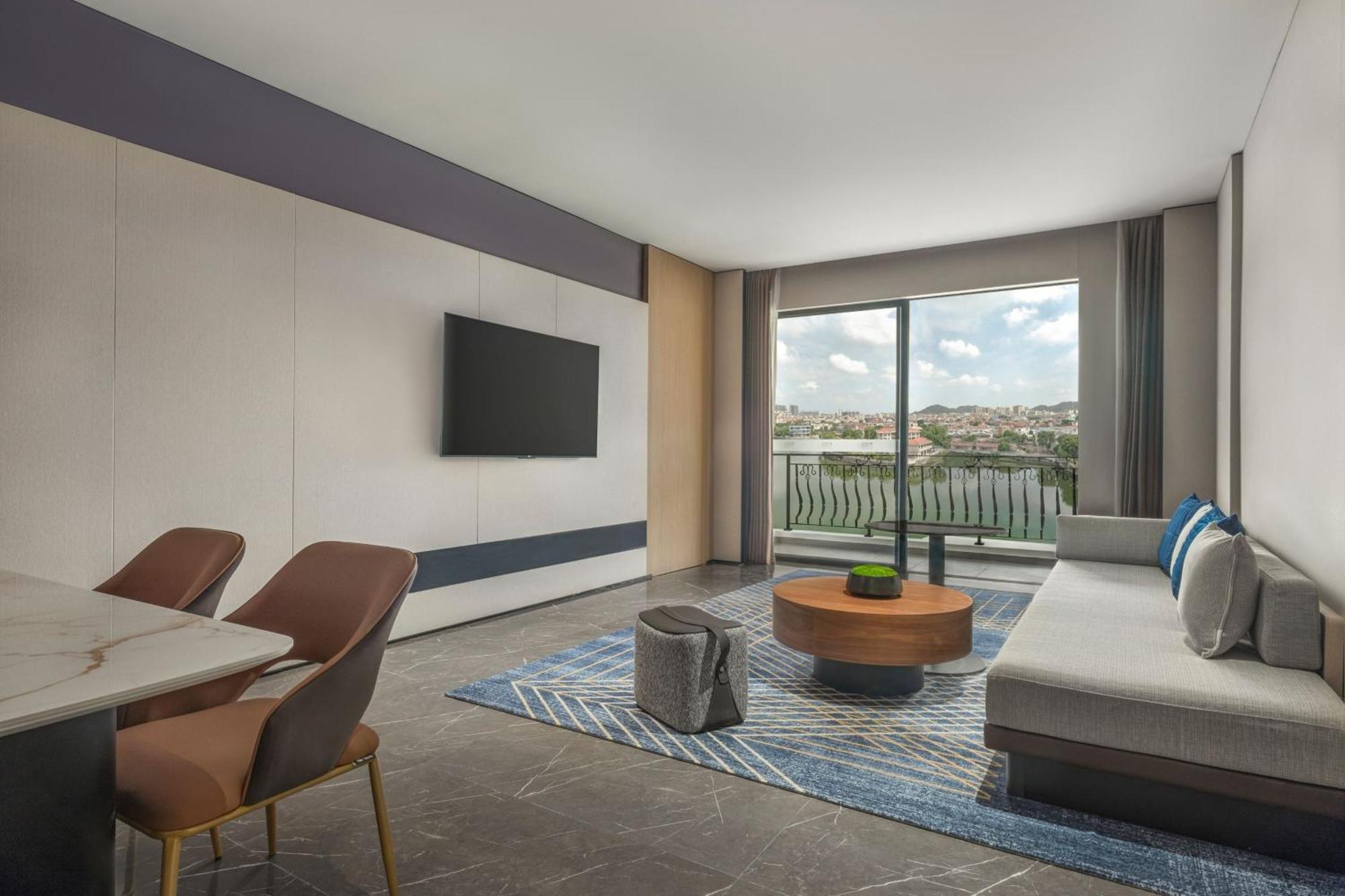 Four Points By Sheraton Yangjiang City Center Exterior foto