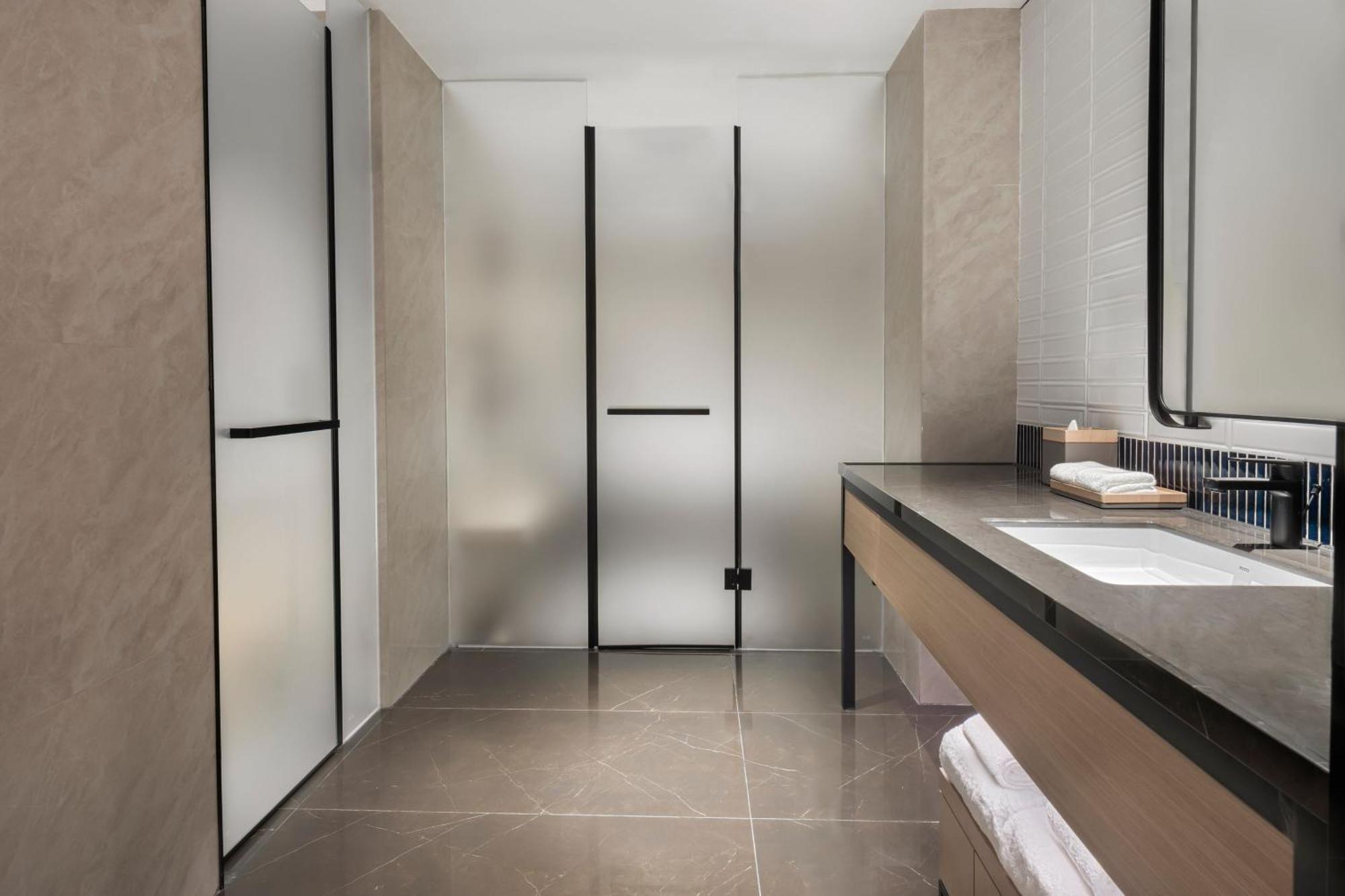 Four Points By Sheraton Yangjiang City Center Exterior foto